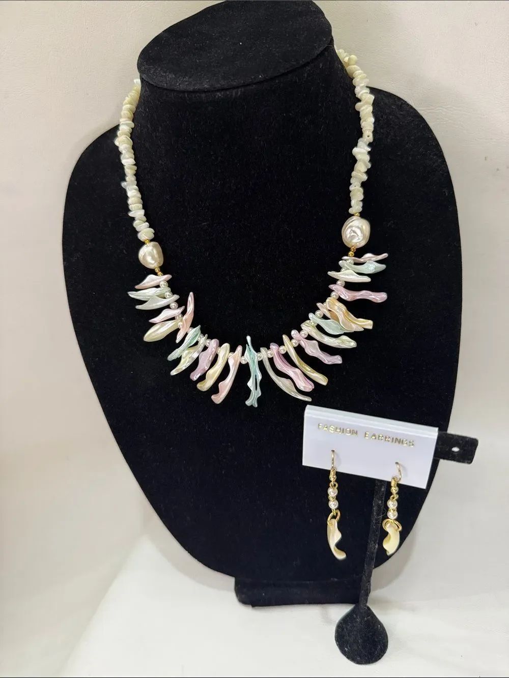 Pastel Puka Shell Fringe 20 In Necklace Pearl Gold Accent & Pierced Earrings